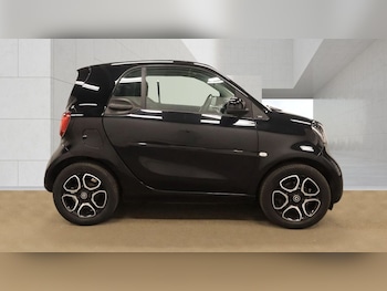 Used smart fortwo 2017 for sale - 79210159: Photo