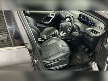 Used Peugeot 2008 2015 for sale - 77953092: Photo