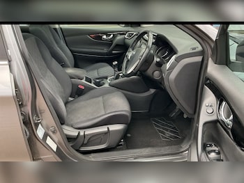 Used Nissan Qashqai 2015 for sale - 75801138: Photo