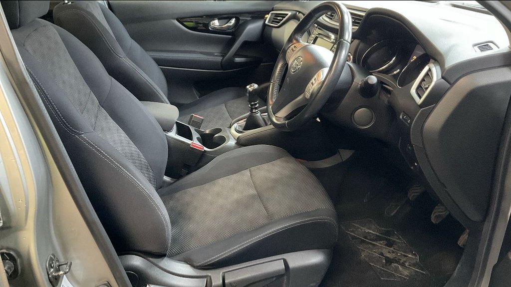 Used Nissan Qashqai 2015 for sale - 77693155: Photo 3