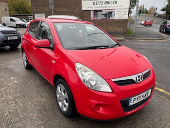 Used Hyundai i20 2011 for sale - 76431103: Photo