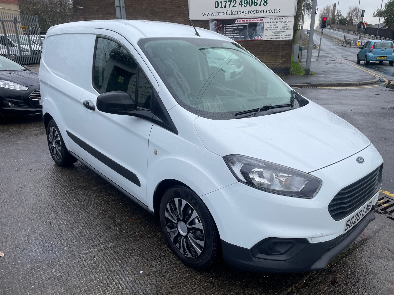 Used Ford Transit Courier 2020 for sale - 76818046: Photo 3