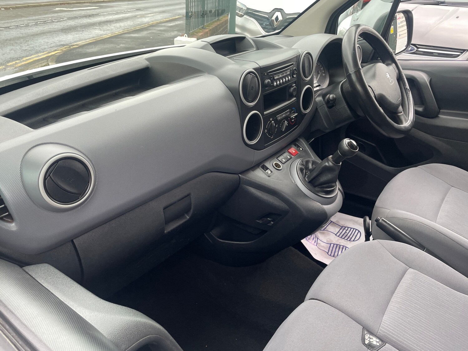 Used Peugeot Partner 2015 for sale - 76412284: Photo 17