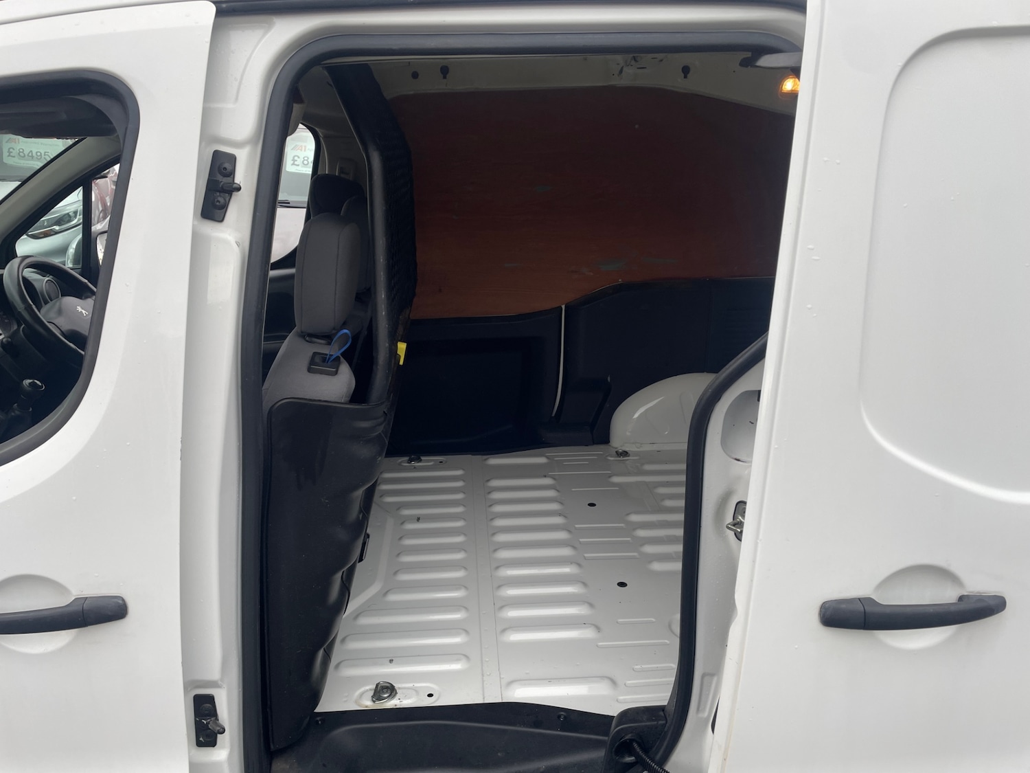 Used Peugeot Partner 2015 for sale - 76412284: Photo 19