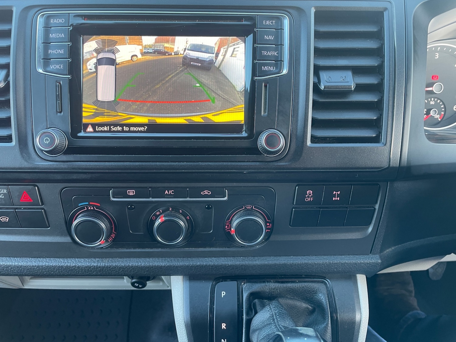 Used Volkswagen Transporter 2017 for sale - 77077267: Photo 18