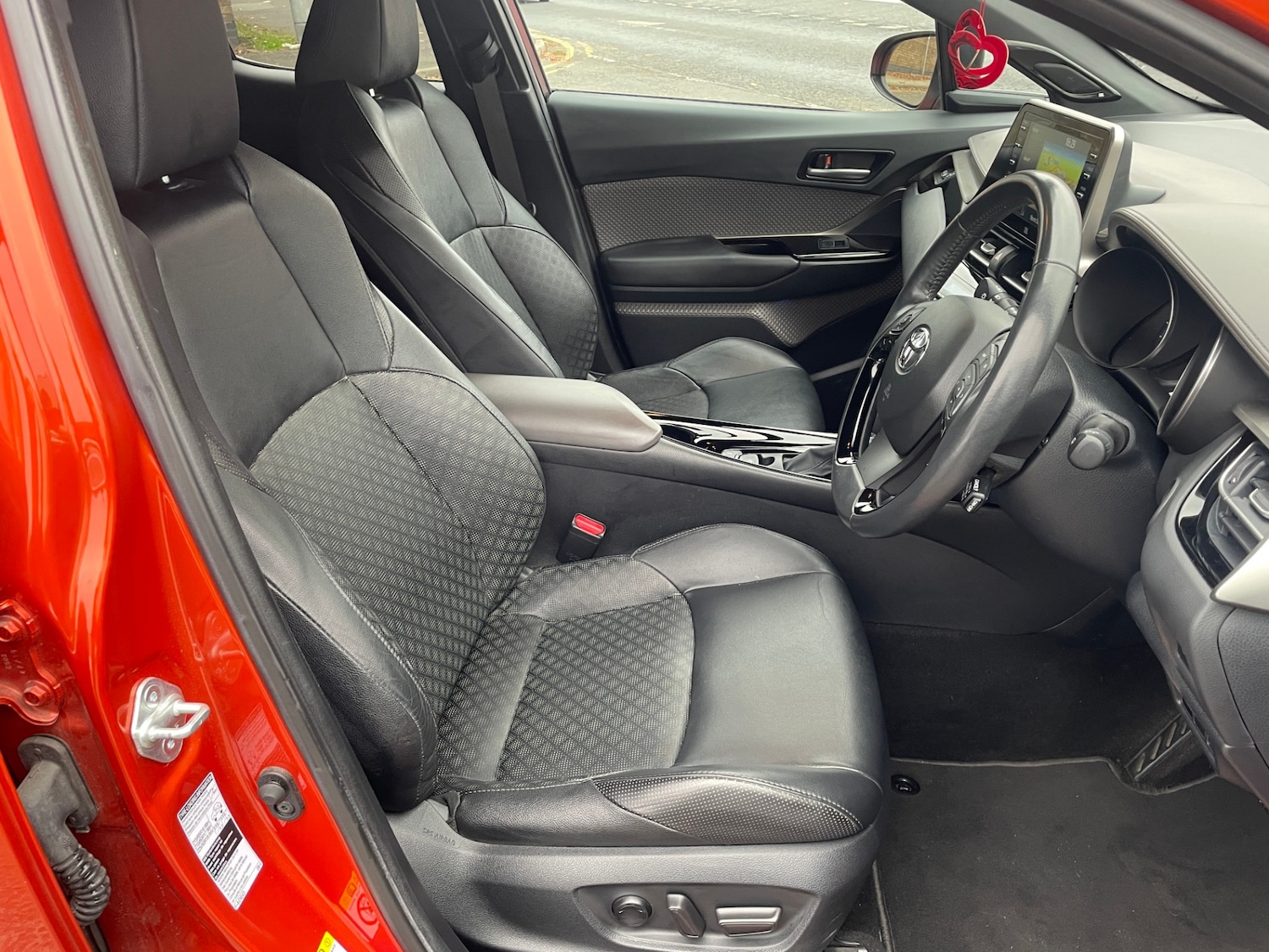 Used Toyota C-HR 2020 for sale - 76264309: Photo 16