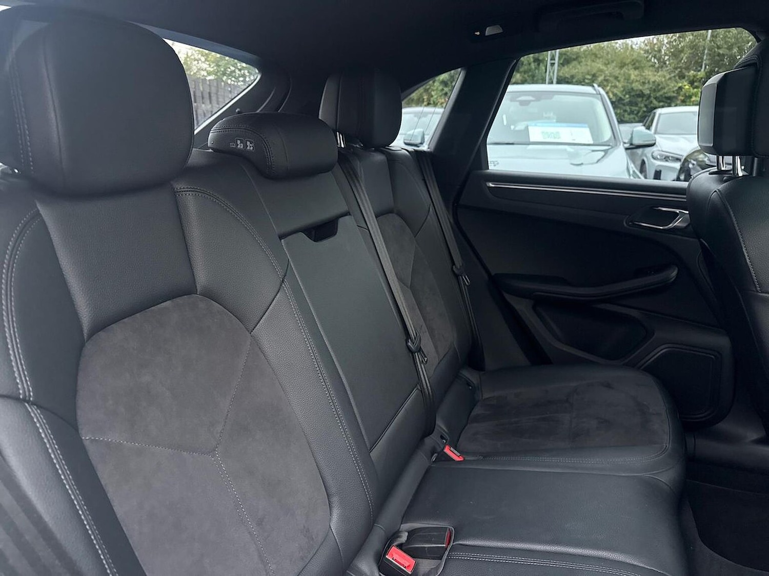 Used Porsche Macan 2018 for sale - 76157155: Photo 16