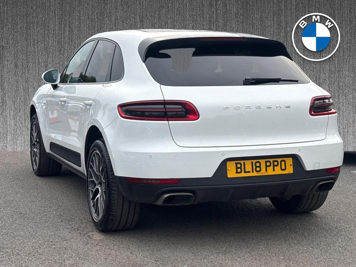 Used Porsche Macan 2018 for sale - 76157155: Photo 2