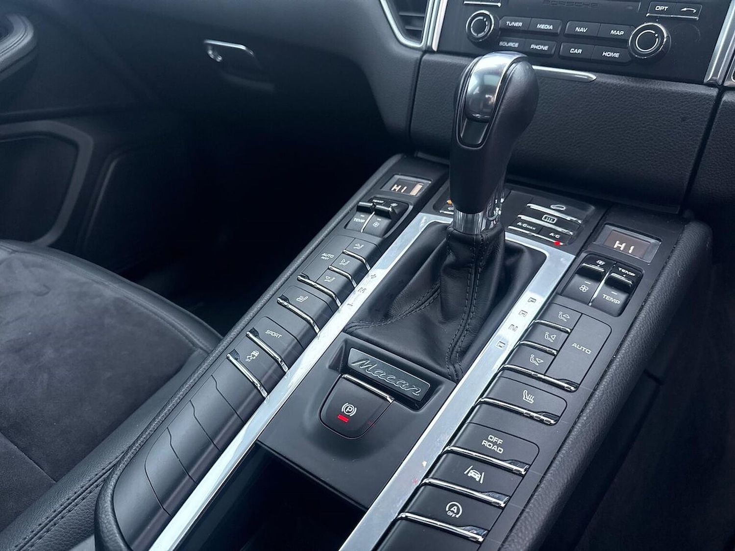 Used Porsche Macan 2018 for sale - 76157155: Photo 22