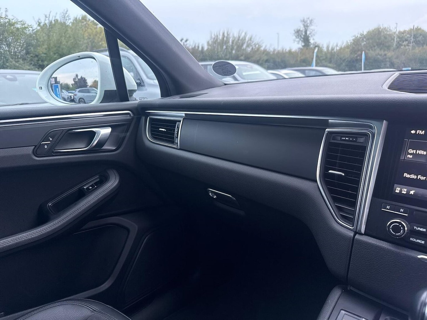 Used Porsche Macan 2018 for sale - 76157155: Photo 24