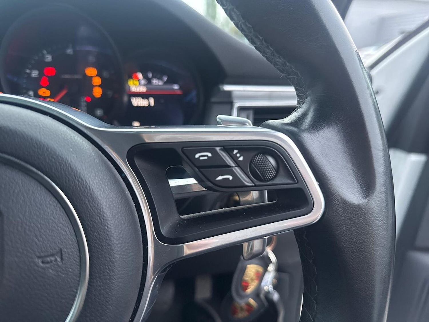 Used Porsche Macan 2018 for sale - 76157155: Photo 26