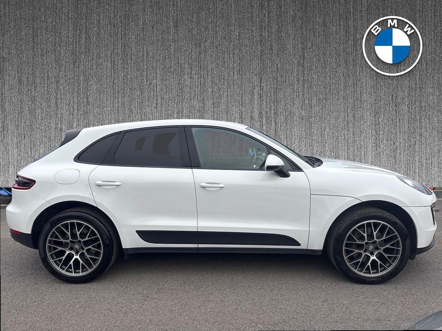 Used Porsche Macan 2018 for sale - 76157155: Photo 3