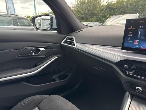 Used BMW 3 Series 2025 for sale - 76157164: Photo 24