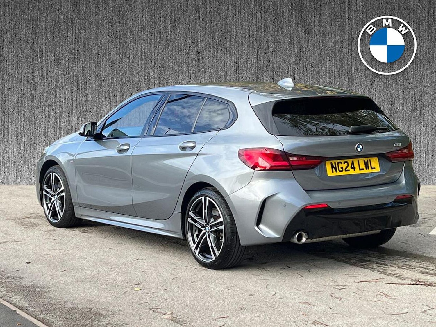 Used BMW 1 Series 2024 for sale - 76392471: Photo 2