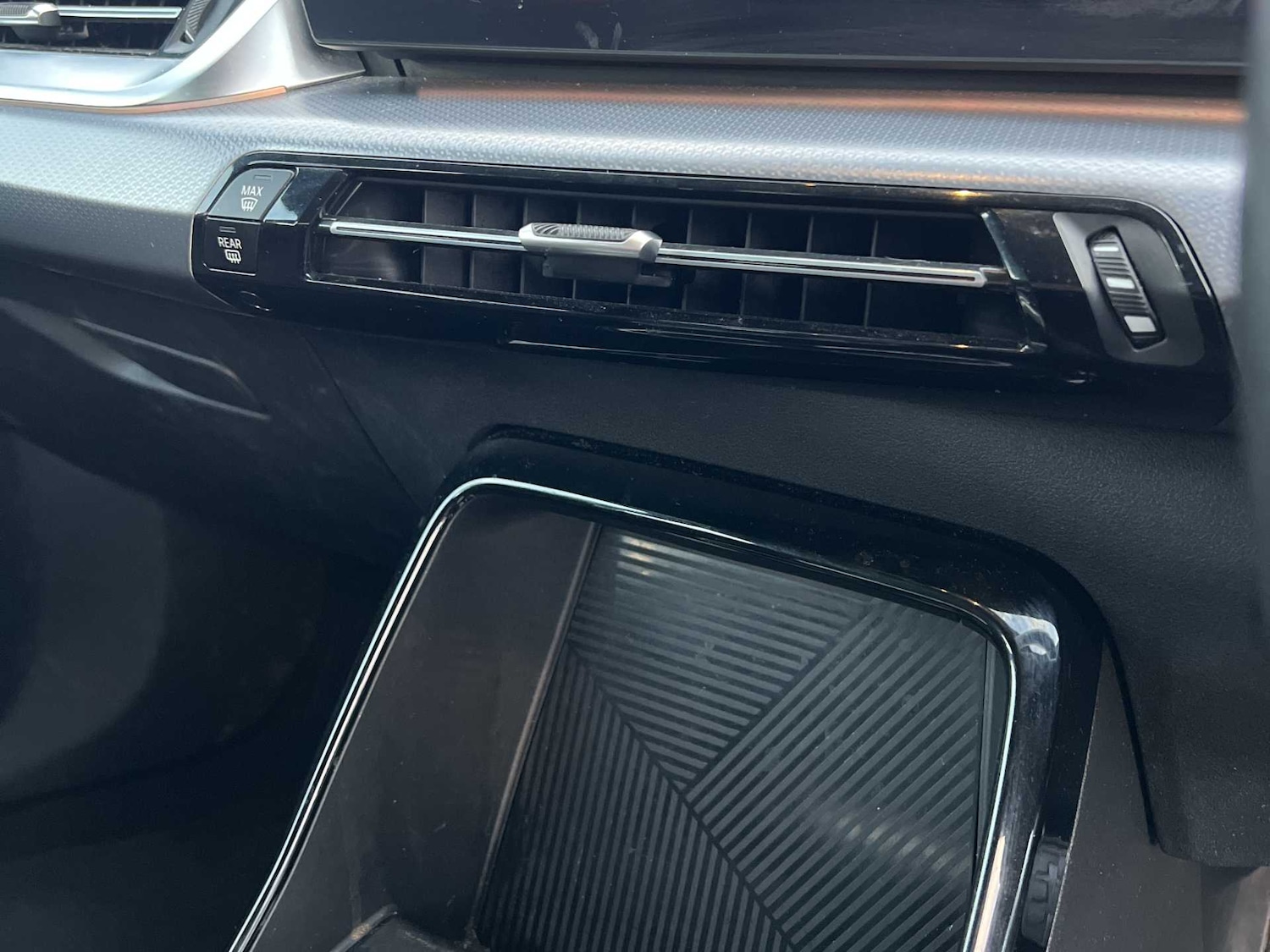 Used BMW iX1 2024 for sale - 77668703: Photo 12