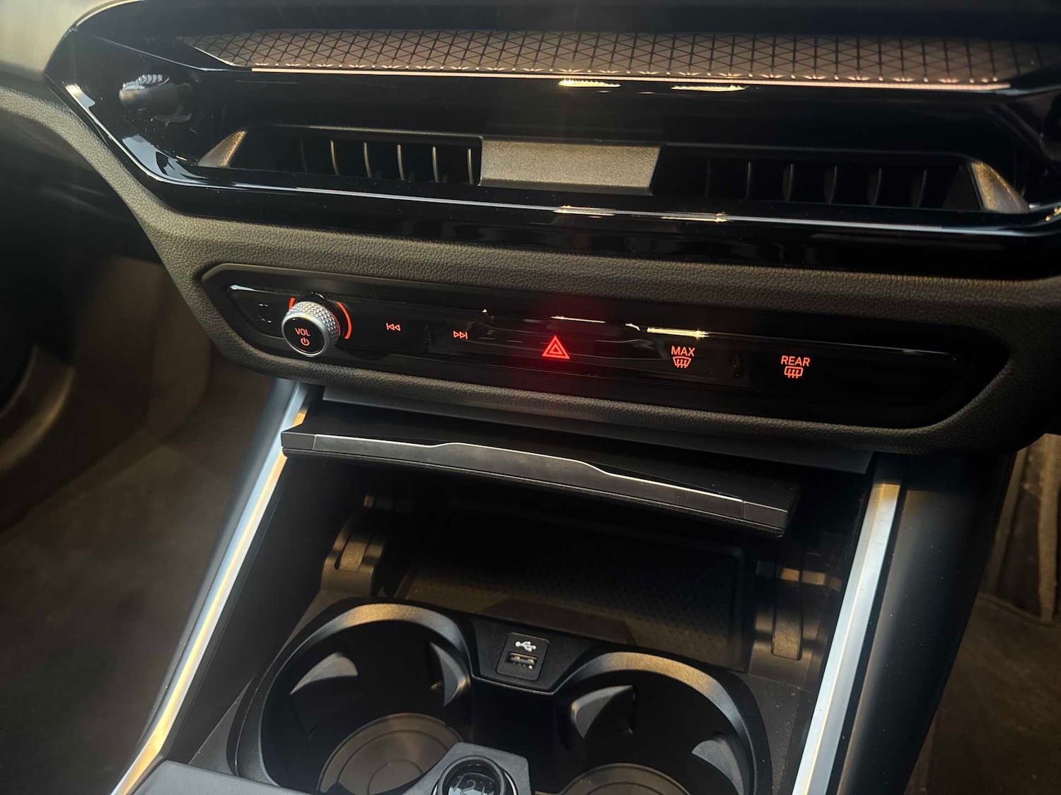 Used BMW 3 Series 2025 for sale - 76986921: Photo 11