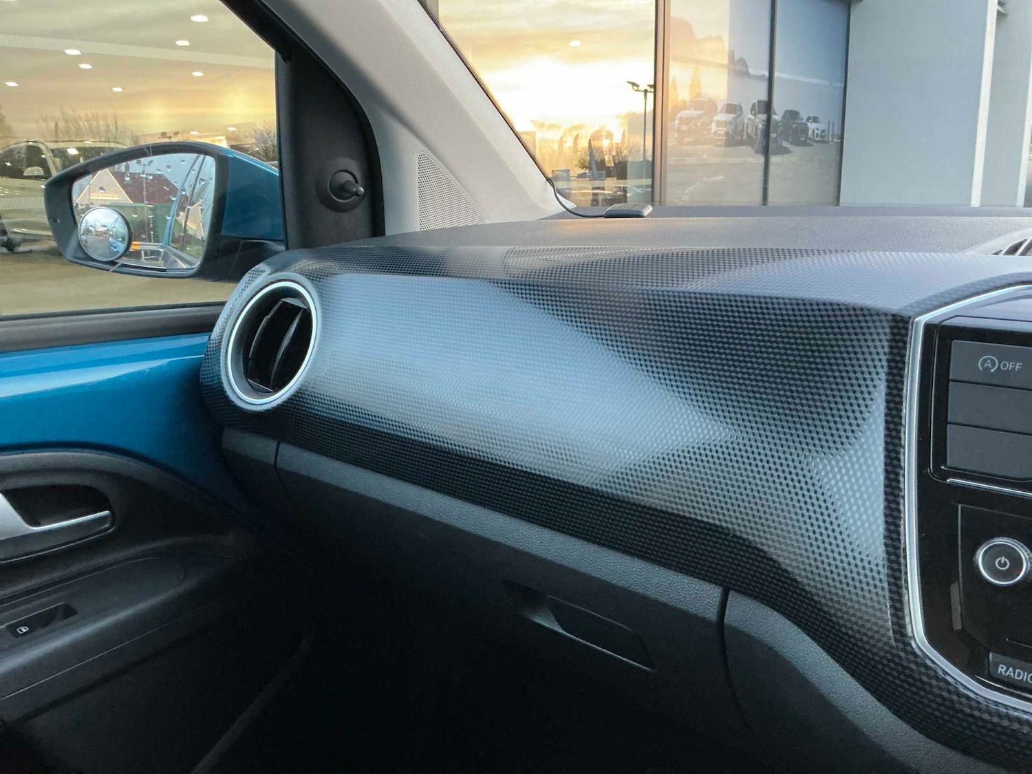 Used Volkswagen up! 2018 for sale - 76897109: Photo 24