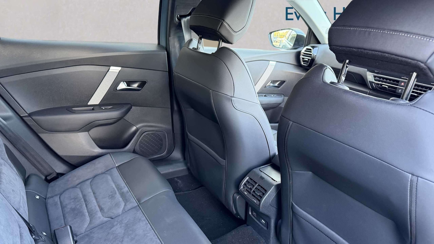 Used Citroen C4 2024 for sale - 78052486: Photo 12