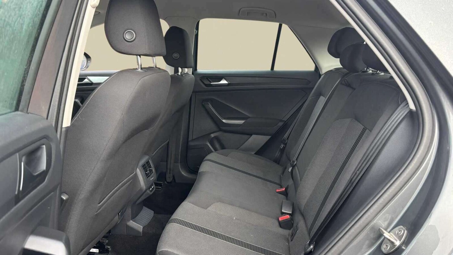 Used Volkswagen T-Roc for sale - 77862176: Photo 11