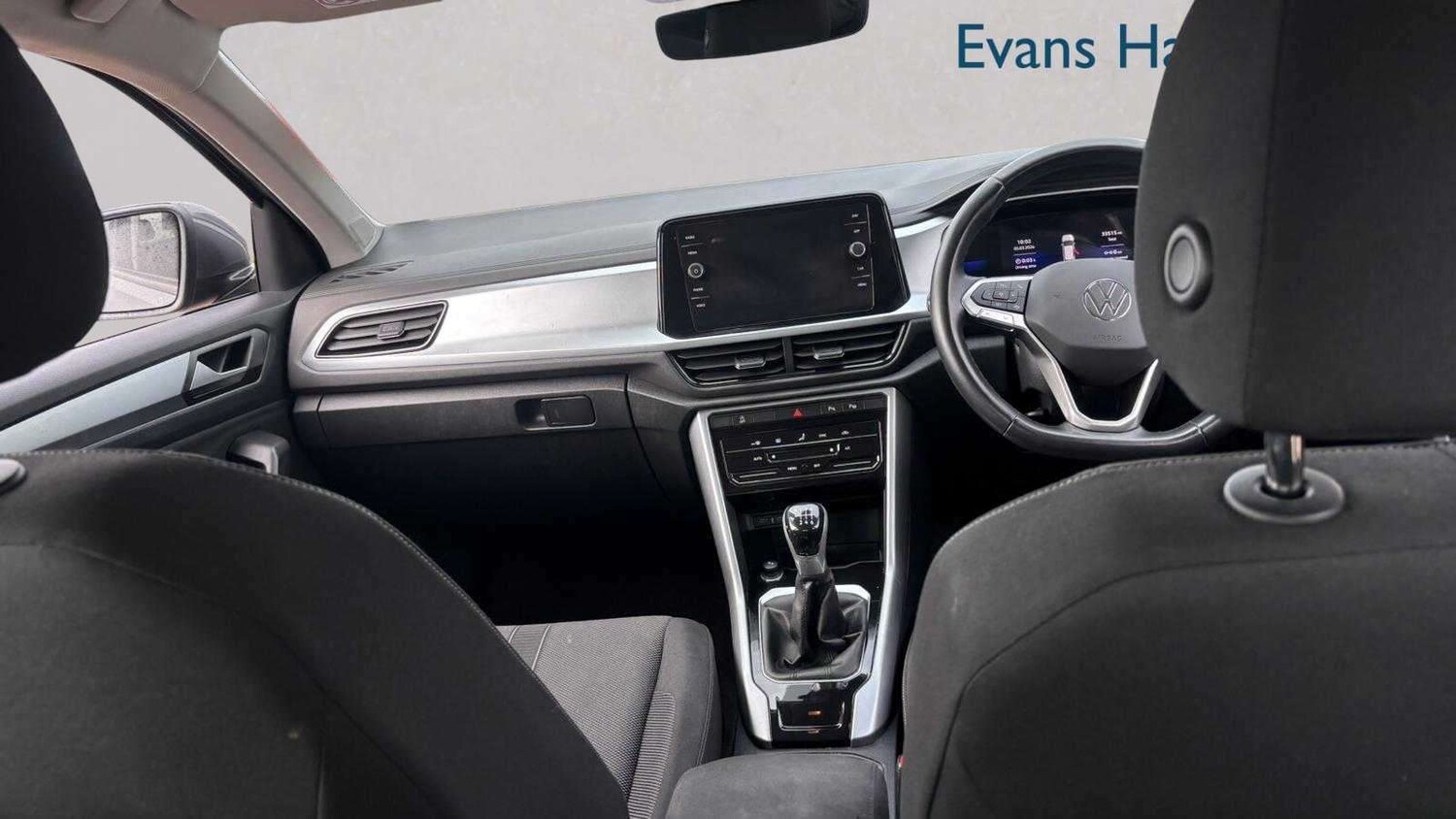 Used Volkswagen T-Roc for sale - 77862176: Photo 14