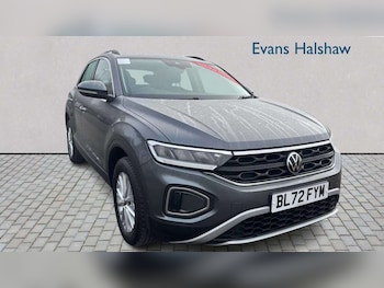 Used Volkswagen T-Roc 2023 for sale - 77862176: Photo