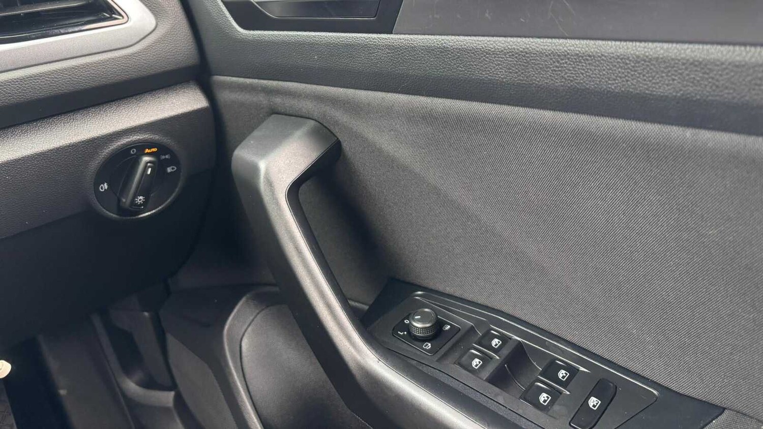 Used Volkswagen T-Roc for sale - 77862176: Photo 20