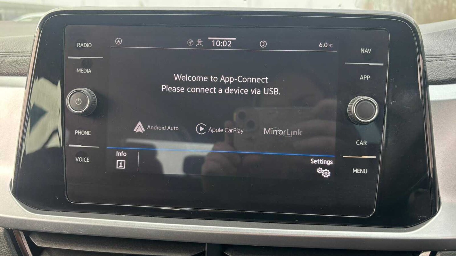 Used Volkswagen T-Roc for sale - 77862176: Photo 25