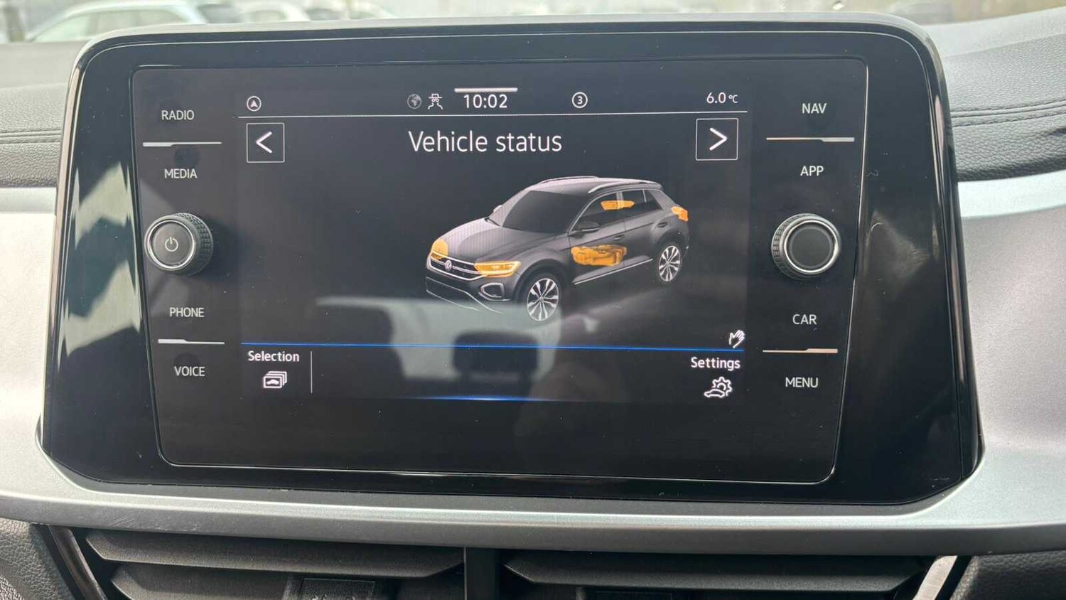 Used Volkswagen T-Roc for sale - 77862176: Photo 26