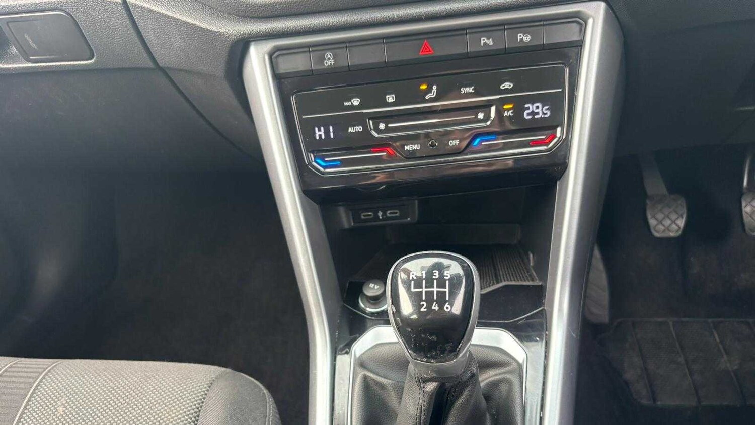 Used Volkswagen T-Roc for sale - 77862176: Photo 32