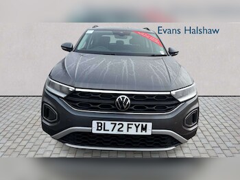 Used Volkswagen T-Roc 2023 for sale - 77862176: Photo