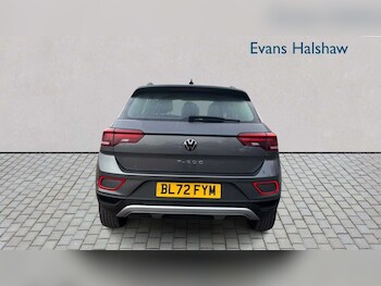 Used Volkswagen T-Roc 2023 for sale - 77862176: Photo