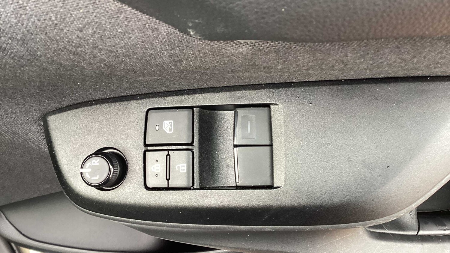 Used Toyota Yaris for sale - 77860562: Photo 25