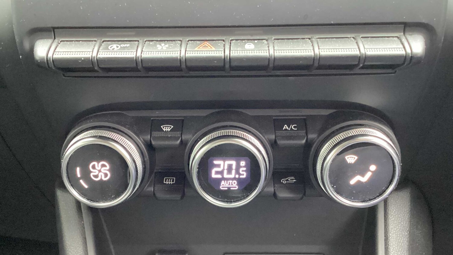 Used Renault Captur for sale - 77860984: Photo 21