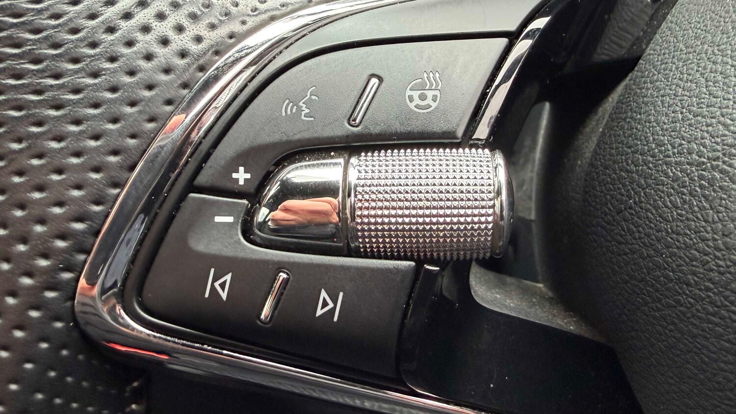 Used Skoda Karoq 2023 for sale - 77858526: Photo 23