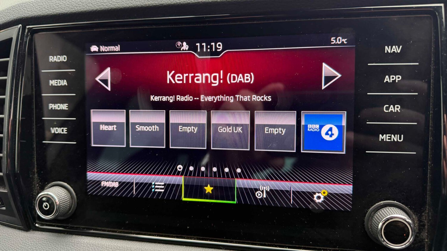 Used Skoda Karoq 2023 for sale - 77858526: Photo 25