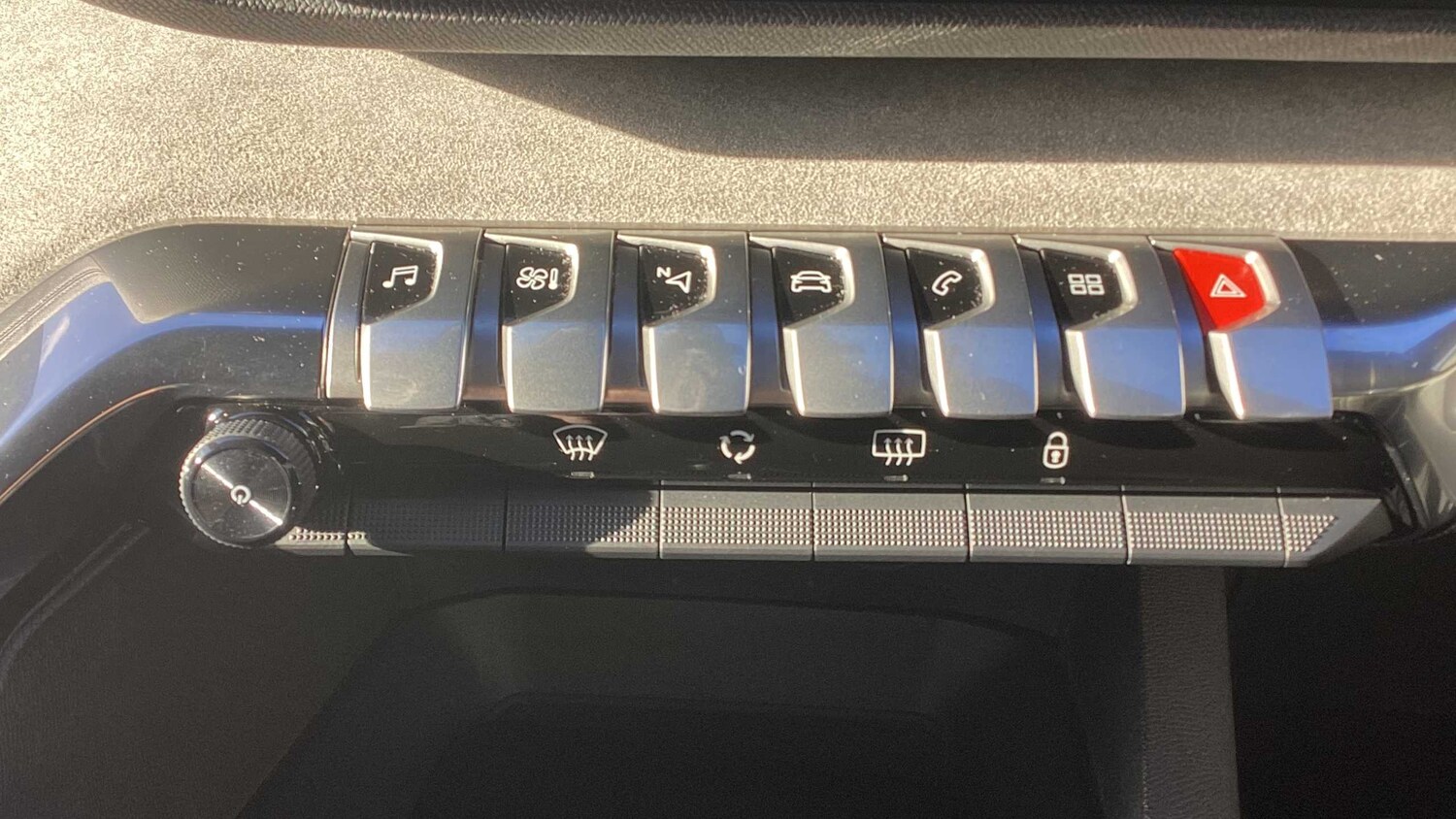 Used Peugeot 3008 2023 for sale - 77858898: Photo 25