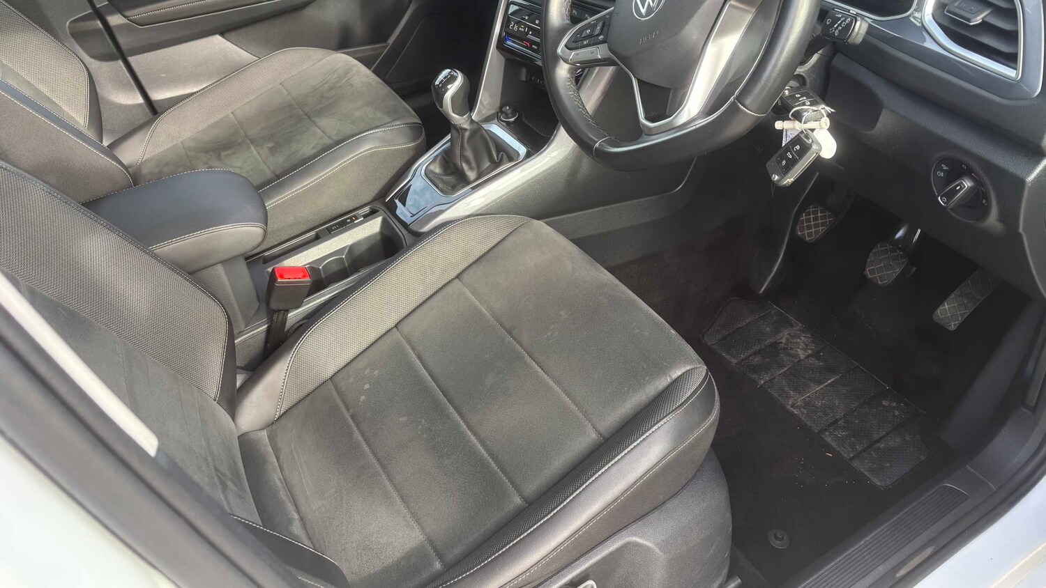 Used Volkswagen T-Roc for sale - 77861389: Photo 11