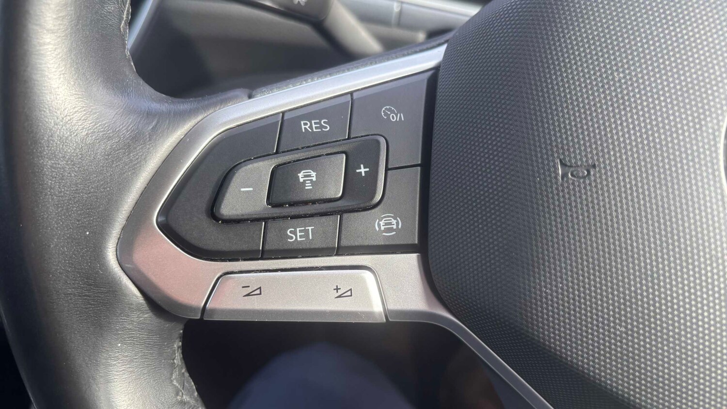 Used Volkswagen T-Roc for sale - 77861389: Photo 18