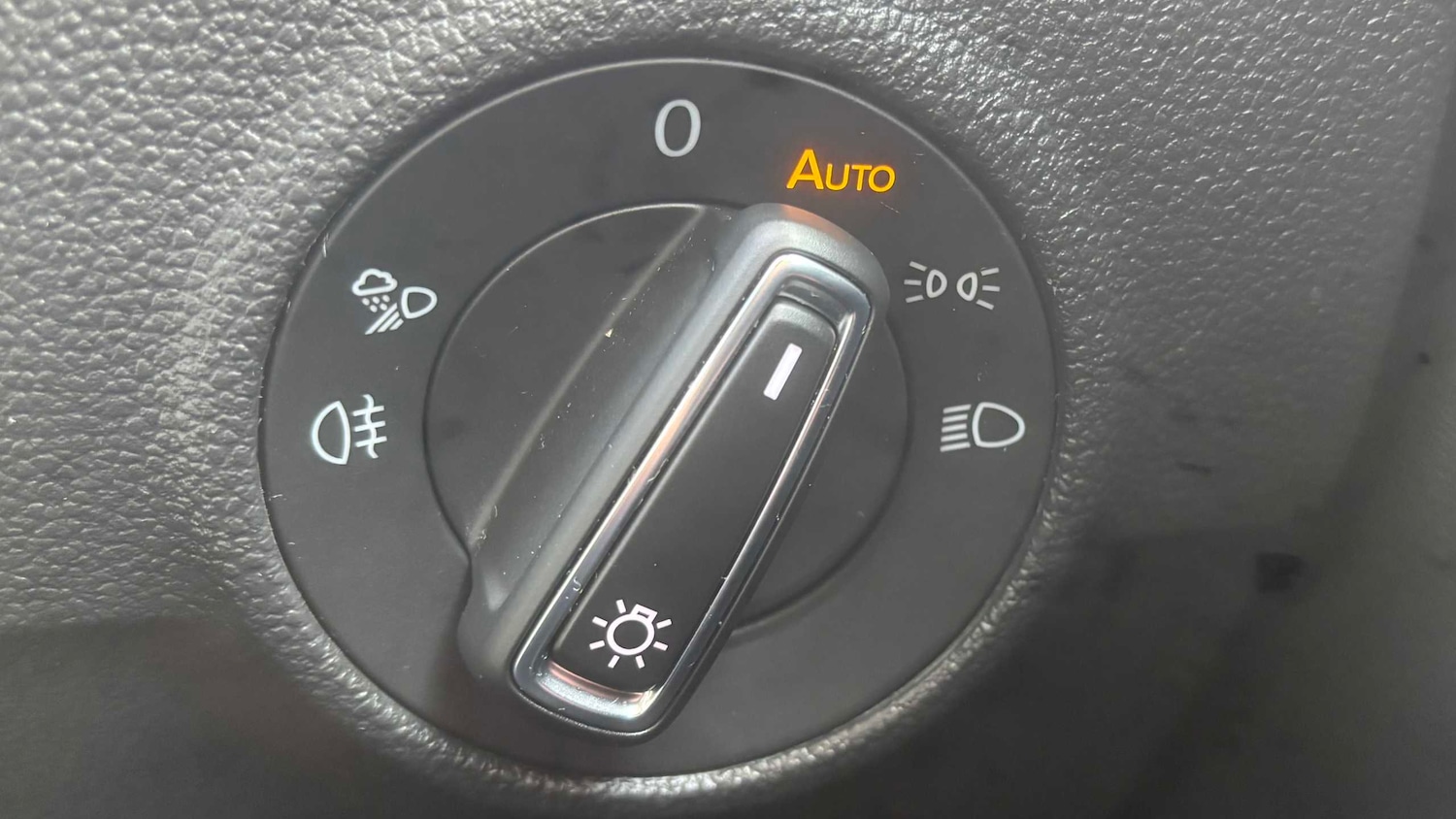 Used Volkswagen T-Roc for sale - 77861389: Photo 21