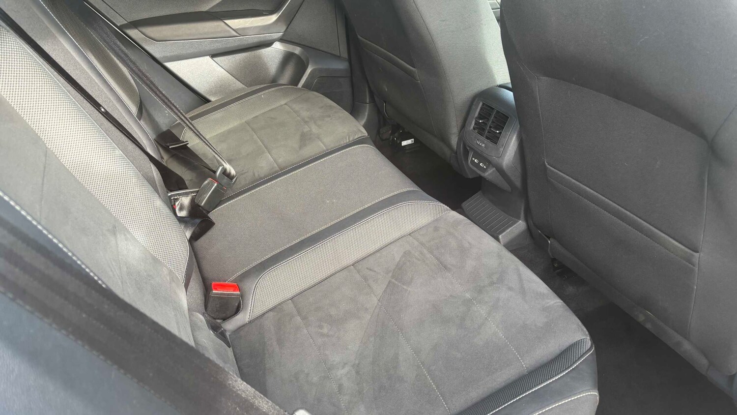 Used Volkswagen T-Roc for sale - 77861389: Photo 6