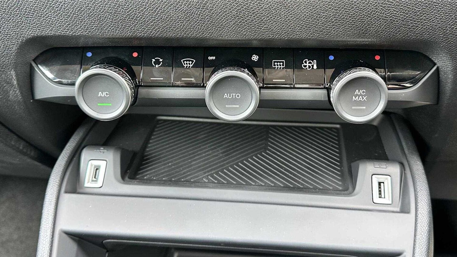 Used Citroen C4 2025 for sale - 77859653: Photo 32