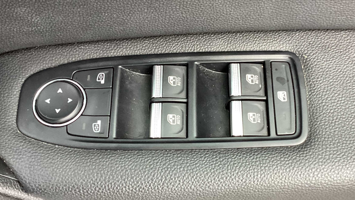 Used Renault Captur 2022 for sale - 77996261: Photo 29