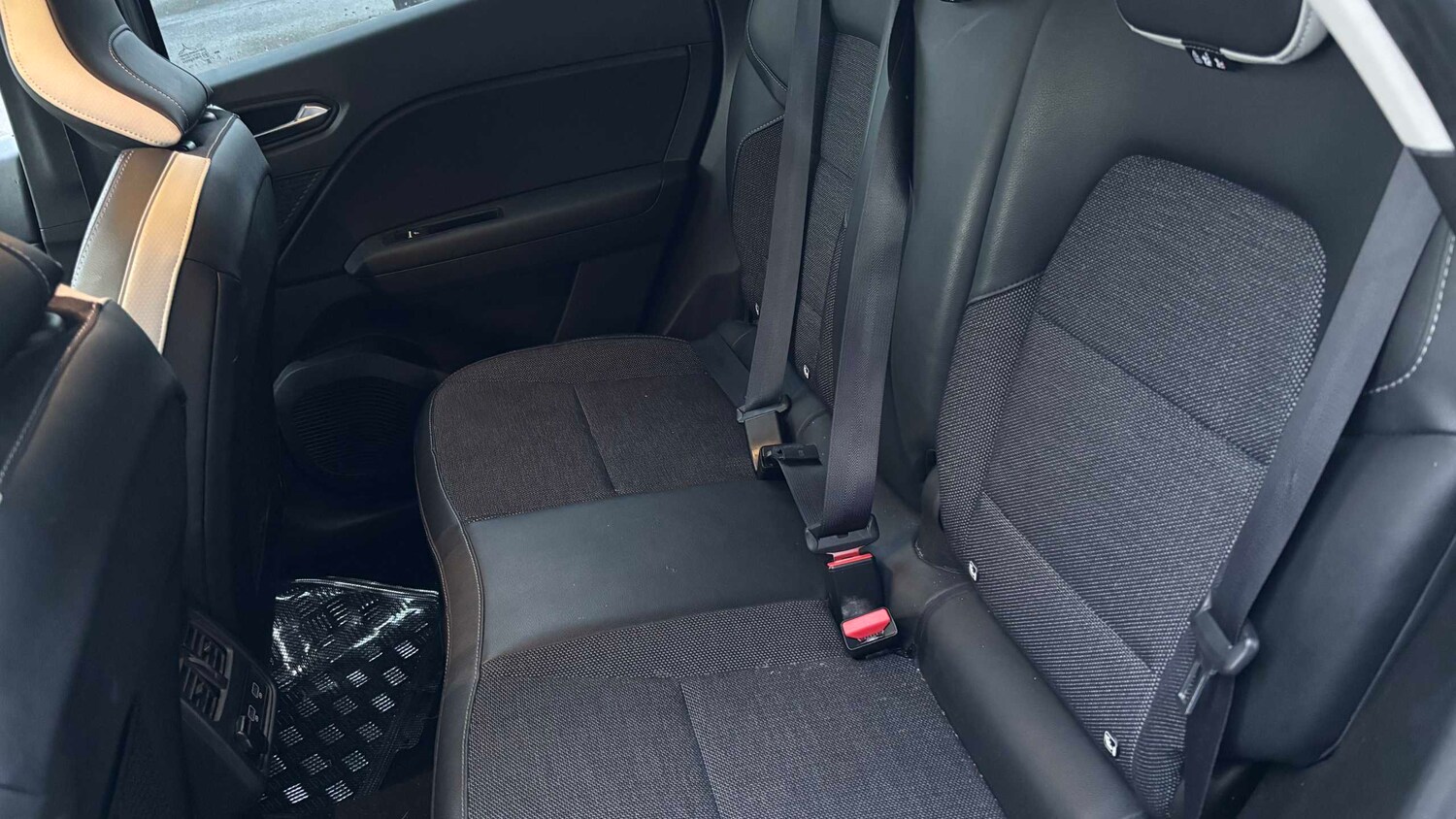 Used Renault Captur for sale - 77860297: Photo 14