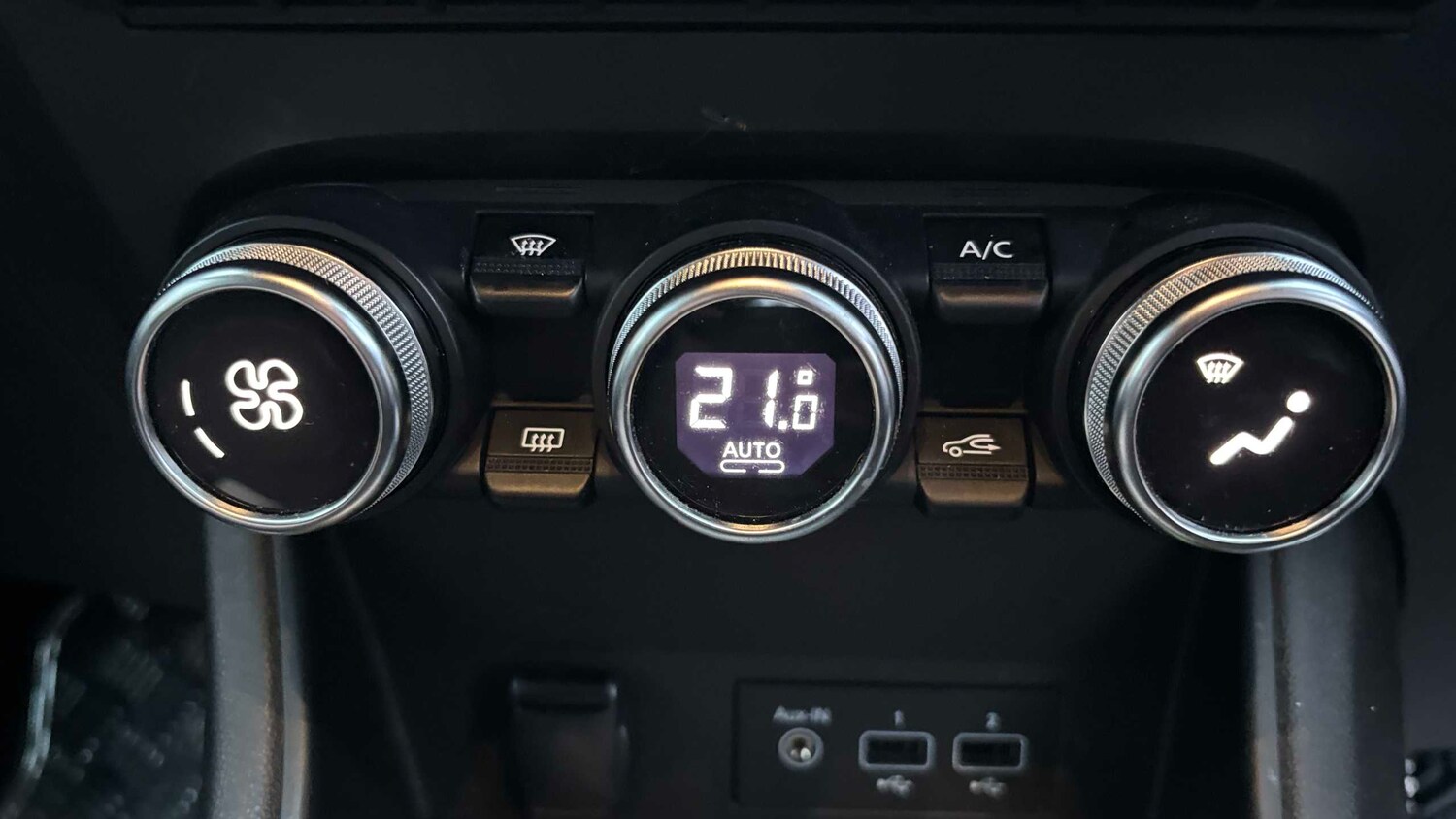 Used Renault Captur for sale - 77860297: Photo 17