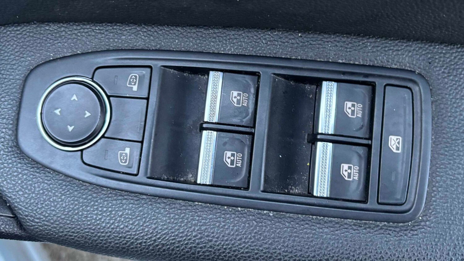 Used Renault Captur for sale - 77860297: Photo 23