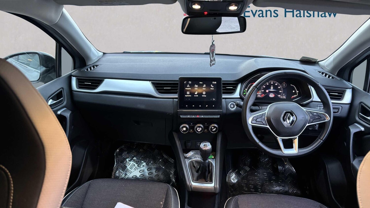 Used Renault Captur for sale - 77860297: Photo 25