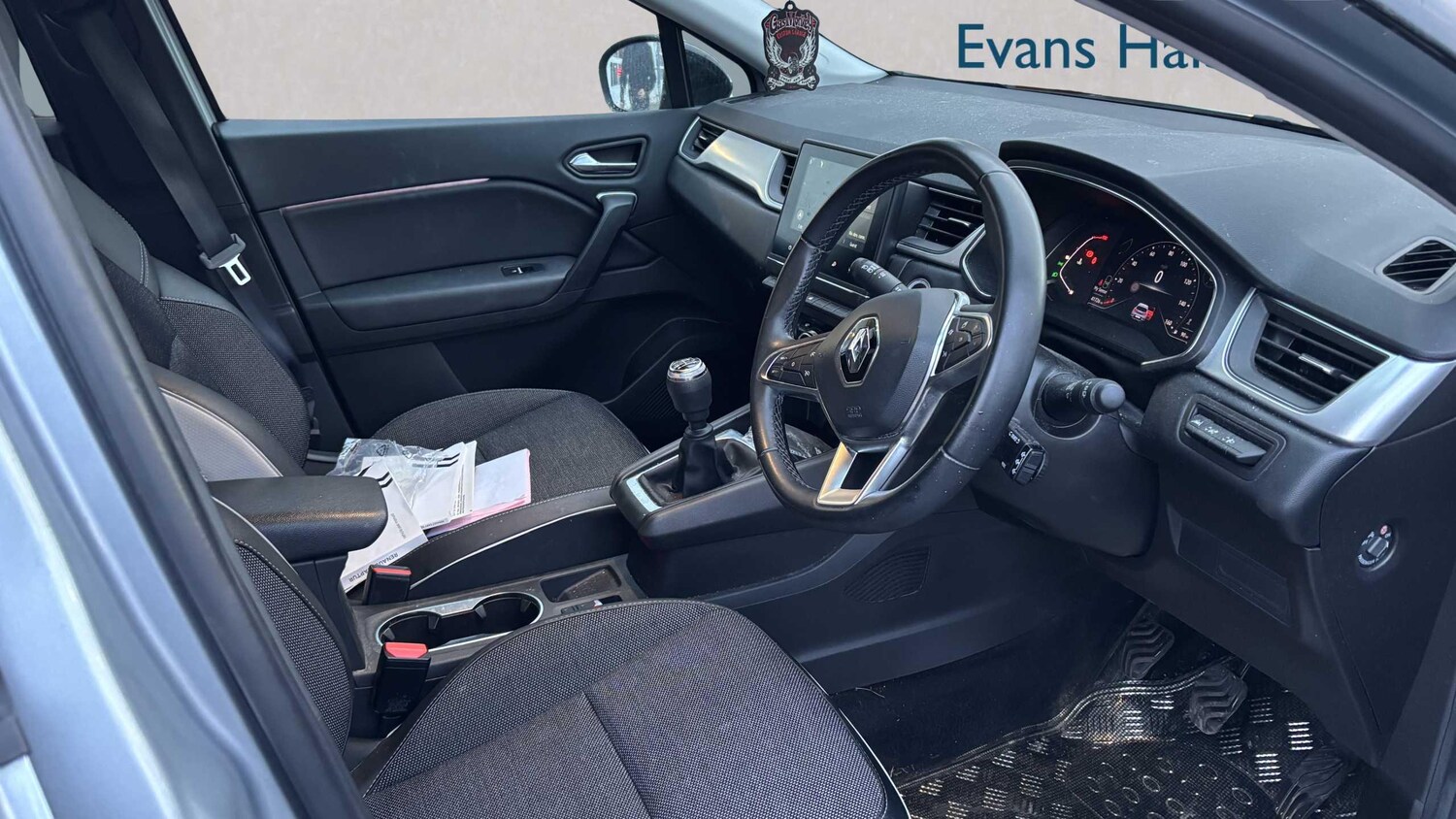 Used Renault Captur for sale - 77860297: Photo 8