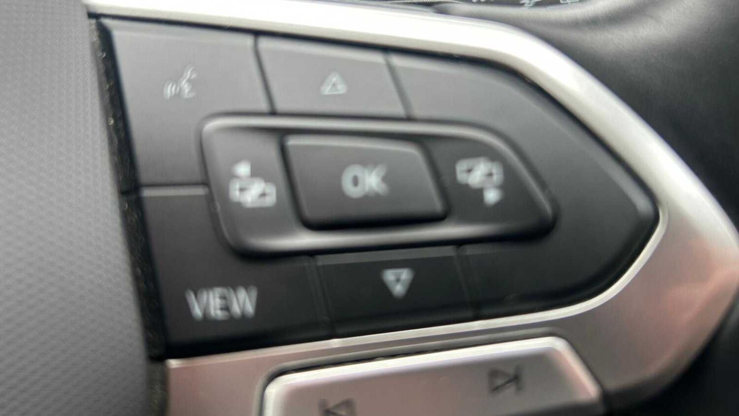 Used Volkswagen T-Roc for sale - 77860068: Photo 22