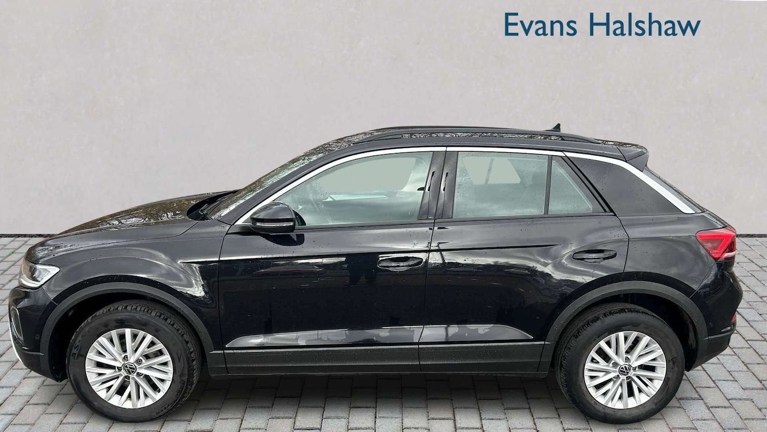 Used Volkswagen T-Roc for sale - 77860068: Photo 4