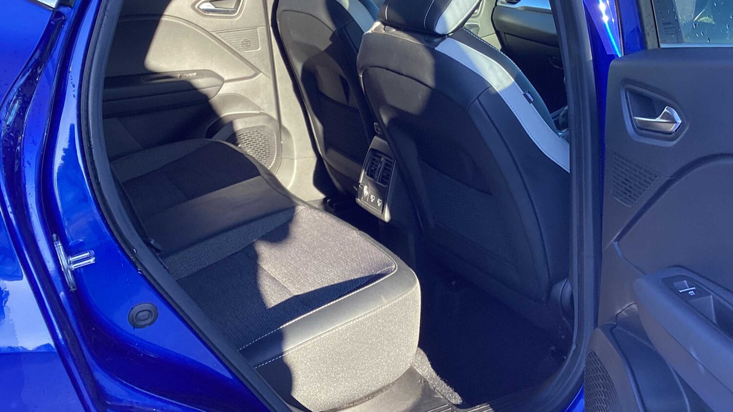 Used Renault Captur 2022 for sale - 77861251: Photo 9